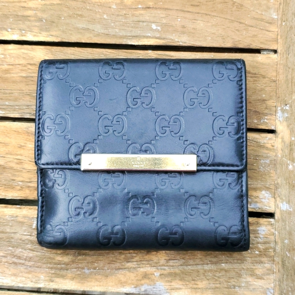 Gucci Black Leather Guccissima Compact Wallet Logo